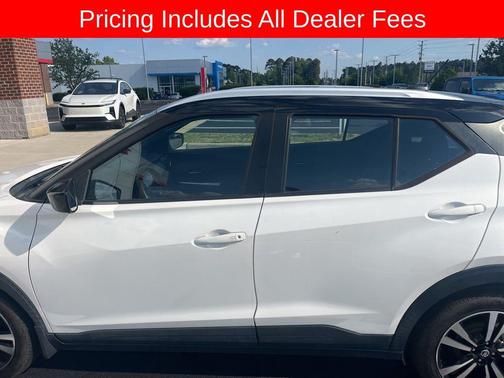 Aspen White/Super Black 2020 Nissan Kicks SV