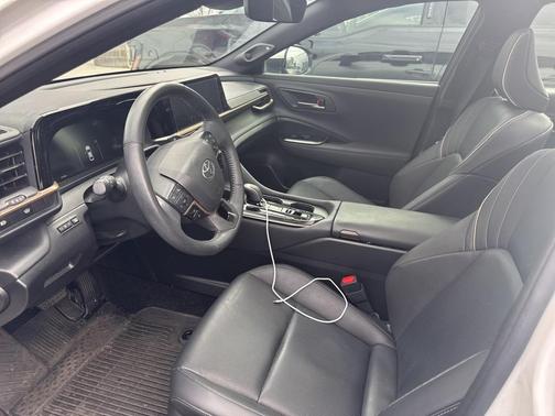 2024 Toyota Crown Platinum