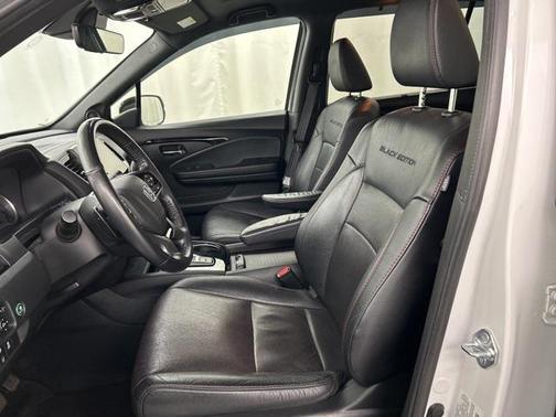 2022 Honda Pilot AWD Black Edition