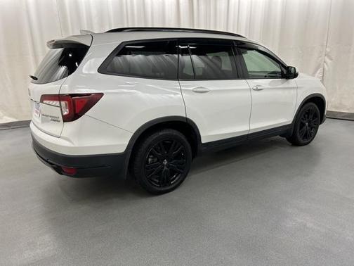 2022 Honda Pilot AWD Black Edition