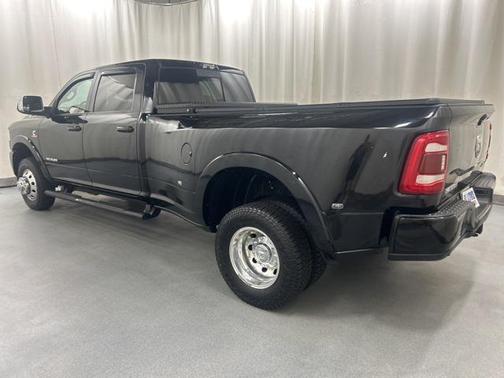 2021 RAM 3500 Laramie Crew Cab 4x4 8' Box