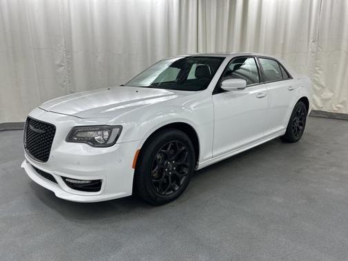 2023 Chrysler 300 Touring