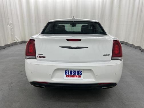 2023 Chrysler 300 Touring