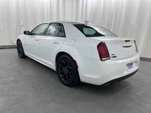 2023 Chrysler 300 Touring