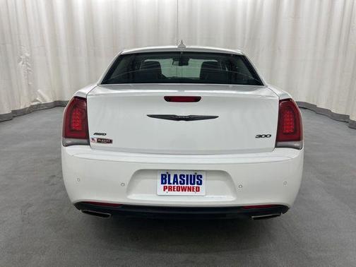 2023 Chrysler 300 Touring