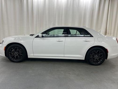 2023 Chrysler 300 Touring