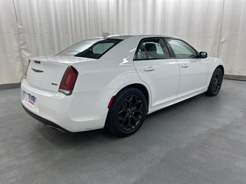 2023 Chrysler 300 Touring