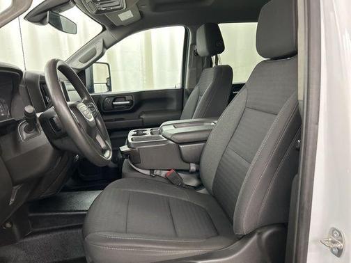 2023 GMC Sierra 2500 Pro