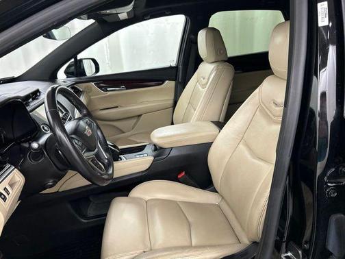 Stellar Black Metallic 2017 Cadillac XT5 Luxury