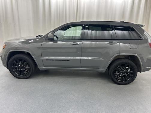 2022 Jeep Grand Cherokee Laredo