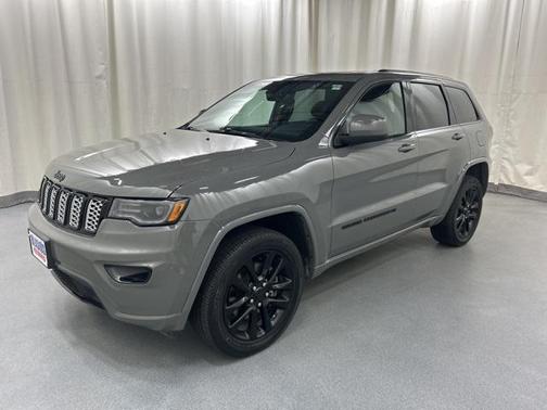 2022 Jeep Grand Cherokee Laredo