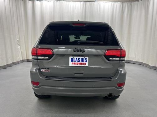 2022 Jeep Grand Cherokee Laredo