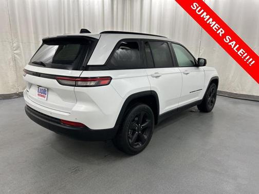 2022 Jeep Grand Cherokee Altitude