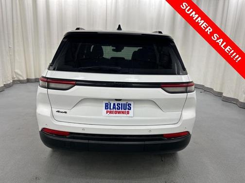2022 Jeep Grand Cherokee Altitude