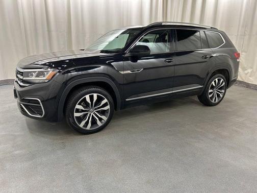 Deep Black Pearl 2023 Volkswagen Atlas 3.6L SEL Premium