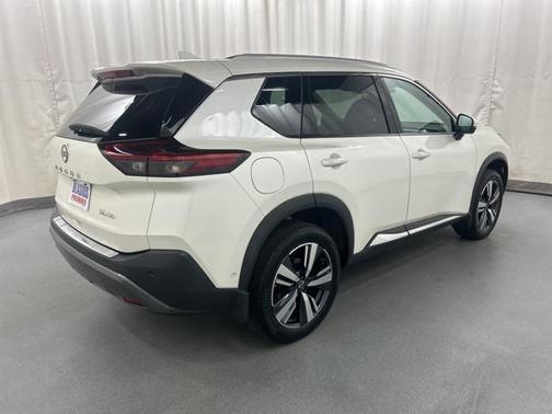 2022 Nissan Rogue SL