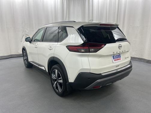 2022 Nissan Rogue SL