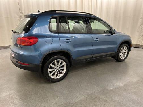 2017 Volkswagen Tiguan Limited 2.0T