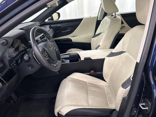 Nightfall Mica 2022 Lexus ES 300h Luxury