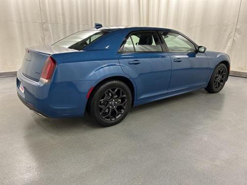 2023 Chrysler 300 Touring