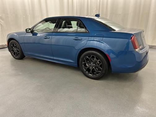 2023 Chrysler 300 Touring