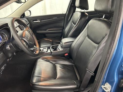 2023 Chrysler 300 Touring
