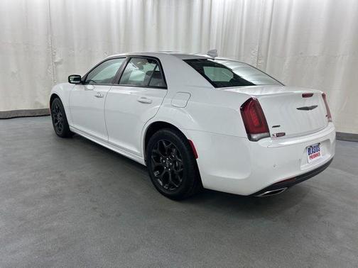 2023 Chrysler 300 Touring