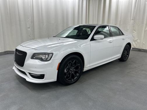 2023 Chrysler 300 Touring