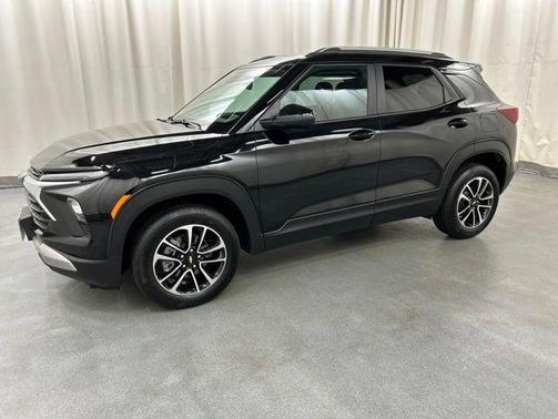 Mosaic Black Metallic 2025 Chevrolet Trailblazer LT
