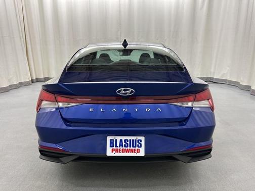 2023 Hyundai ELANTRA SE