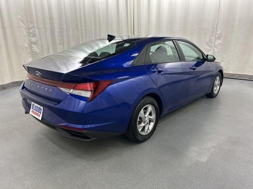 2023 Hyundai ELANTRA SE