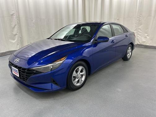 2023 Hyundai ELANTRA SE