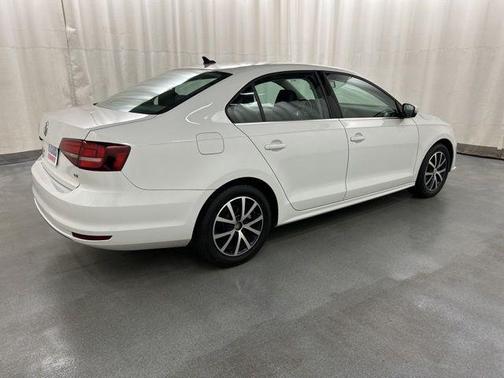 Pure White 2018 Volkswagen Jetta 1.4T SE