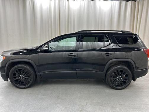 2022 GMC Acadia SLE