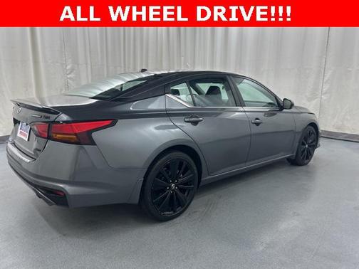 2022 Nissan Altima SR Intelligent AWD