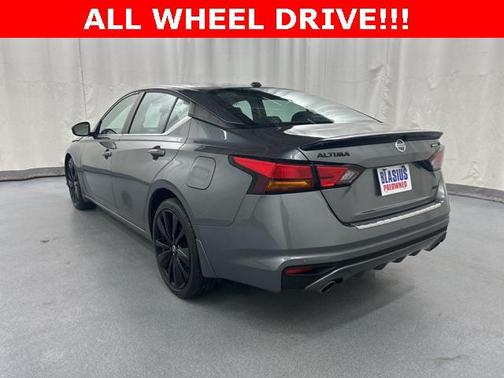 2022 Nissan Altima SR Intelligent AWD