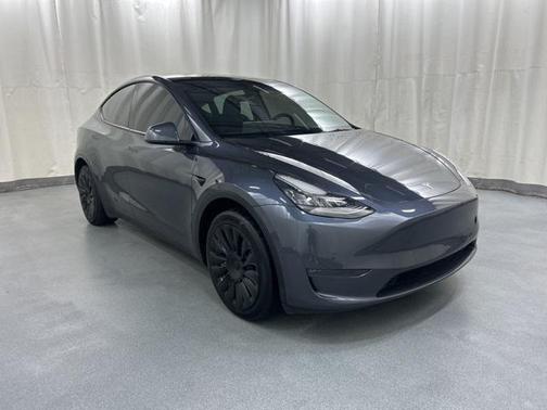 2022 Tesla Model Y Long Range Dual Motor All-Wheel Drive
