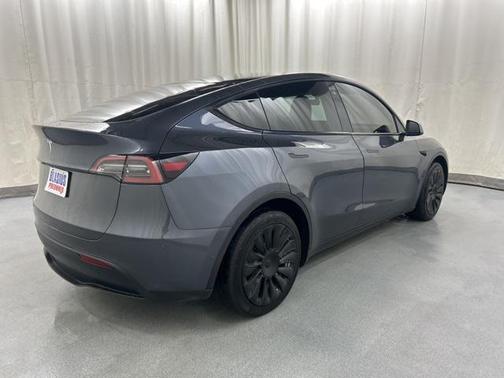 2022 Tesla Model Y Long Range Dual Motor All-Wheel Drive