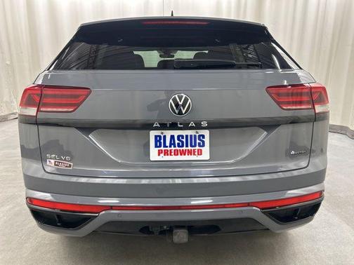 Pure Gray 2023 Volkswagen Atlas Cross Sport 3.6L V6 SEL R-Line