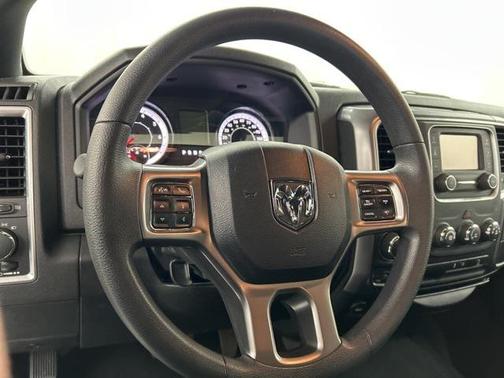 2024 RAM 1500 Classic Warlock Crew Cab 4x4 5'7' Box