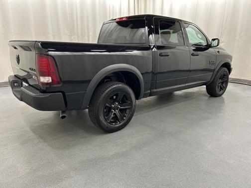 2024 RAM 1500 Classic Warlock Crew Cab 4x4 5'7' Box
