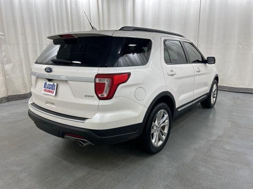 WHITE PLATINUM MET TRI-COAT 2018 Ford Explorer XLT