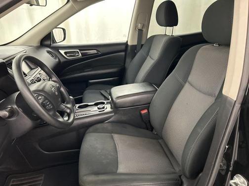 2019 Nissan Pathfinder S