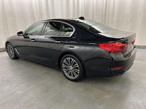 Black Sapphire Metallic 2018 BMW 540 xDrive