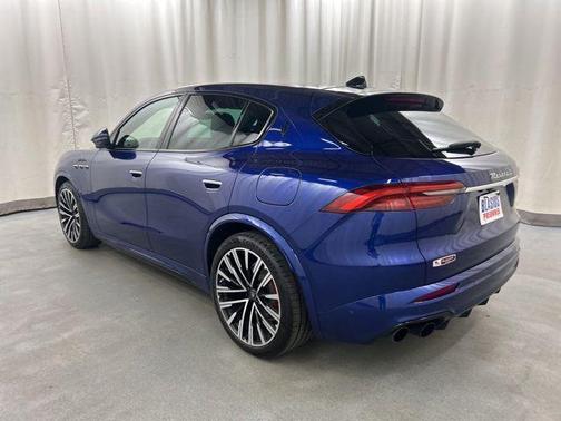 Blue 2023 Maserati Grecale Modena