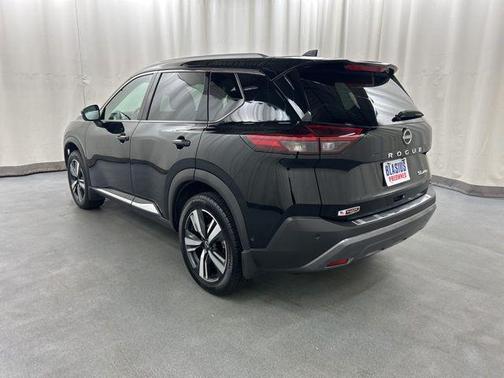 2022 Nissan Rogue SL