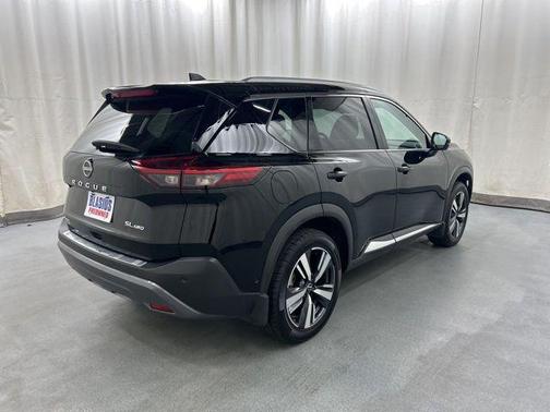 2022 Nissan Rogue SL