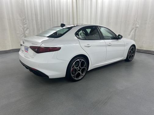 2022 Alfa Romeo Giulia Veloce