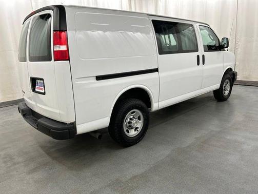Summit White 2022 Chevrolet Express 2500 Work Van