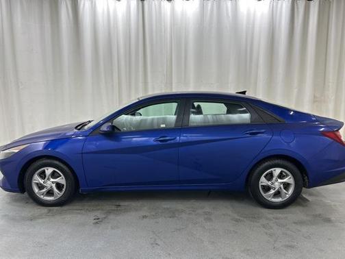 2023 Hyundai ELANTRA SE